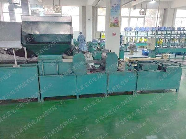 柔性石墨接地生產(chǎn)設(shè)備